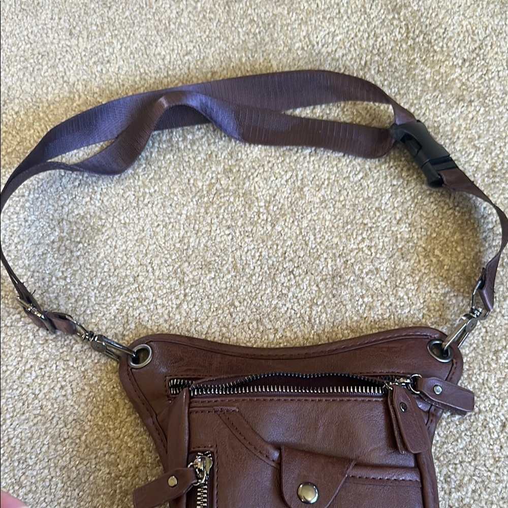 Brown Leather Men's Crossbody or hip Bag - Picture 6 of 9